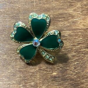 NEW Lucky Green Clover pin